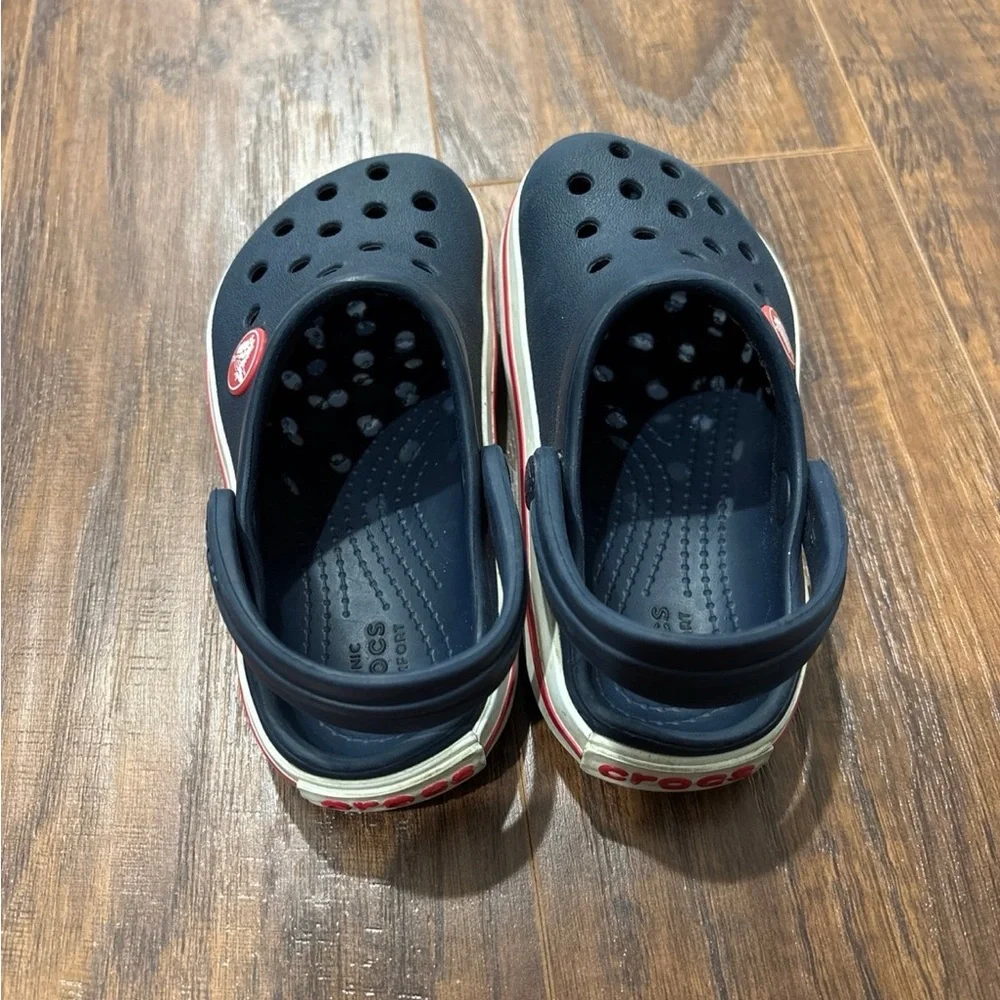 Crocs - Picture 2 of 5